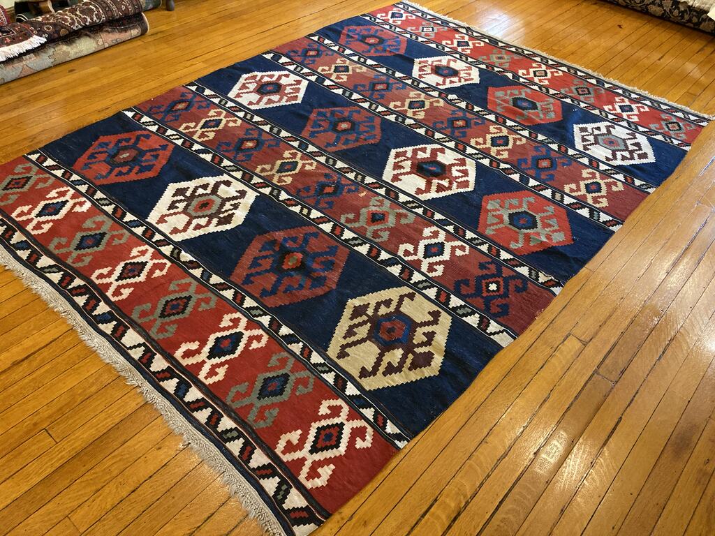 9&#39;2&quot; X 6&#39;8&quot; Antique Caucasian Kilim