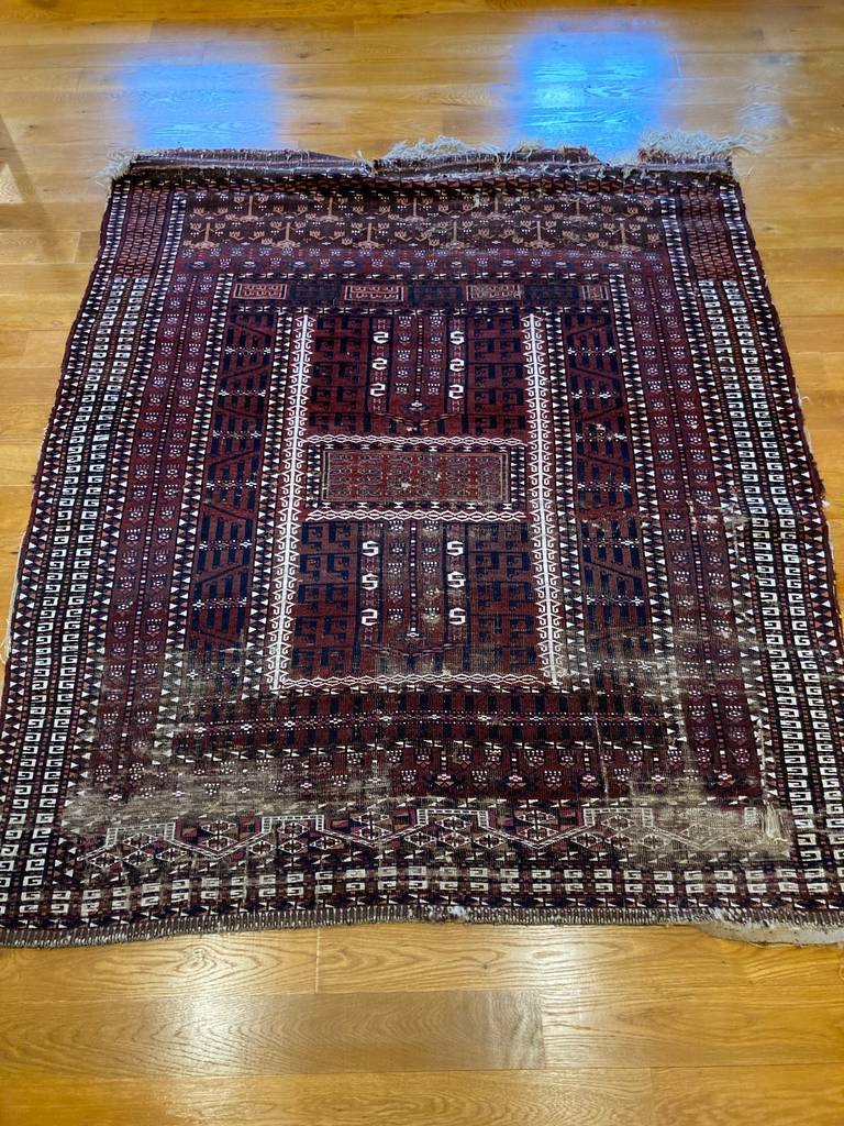6&#39;5&quot; X 5&#39;2&quot; Antique Saryk Ensi Rug