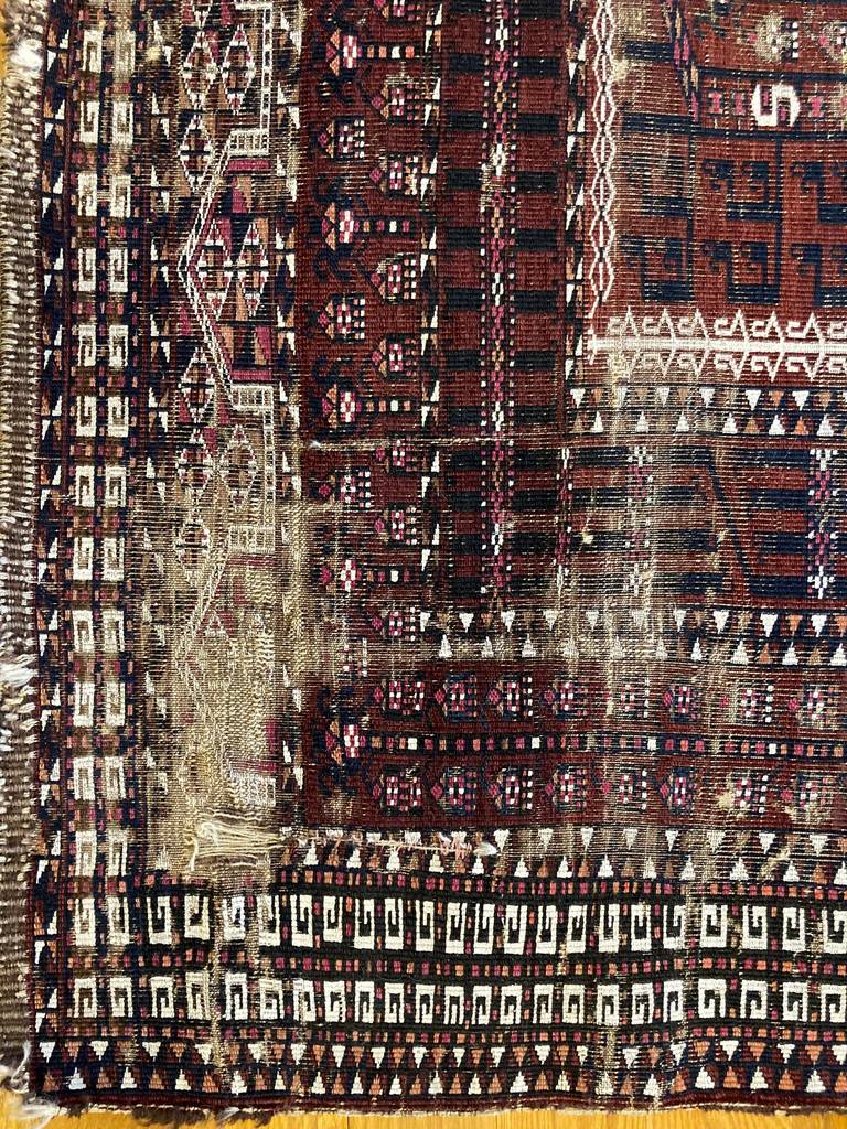 6&#39;5&quot; X 5&#39;2&quot; Antique Saryk Ensi Rug