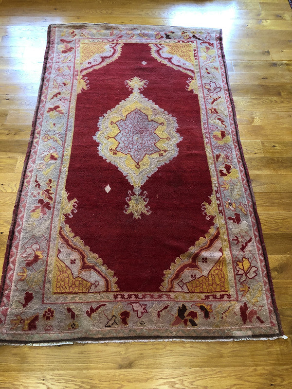 6&#39;6&quot; X 3&#39;10&quot; Antique Ushak Rug