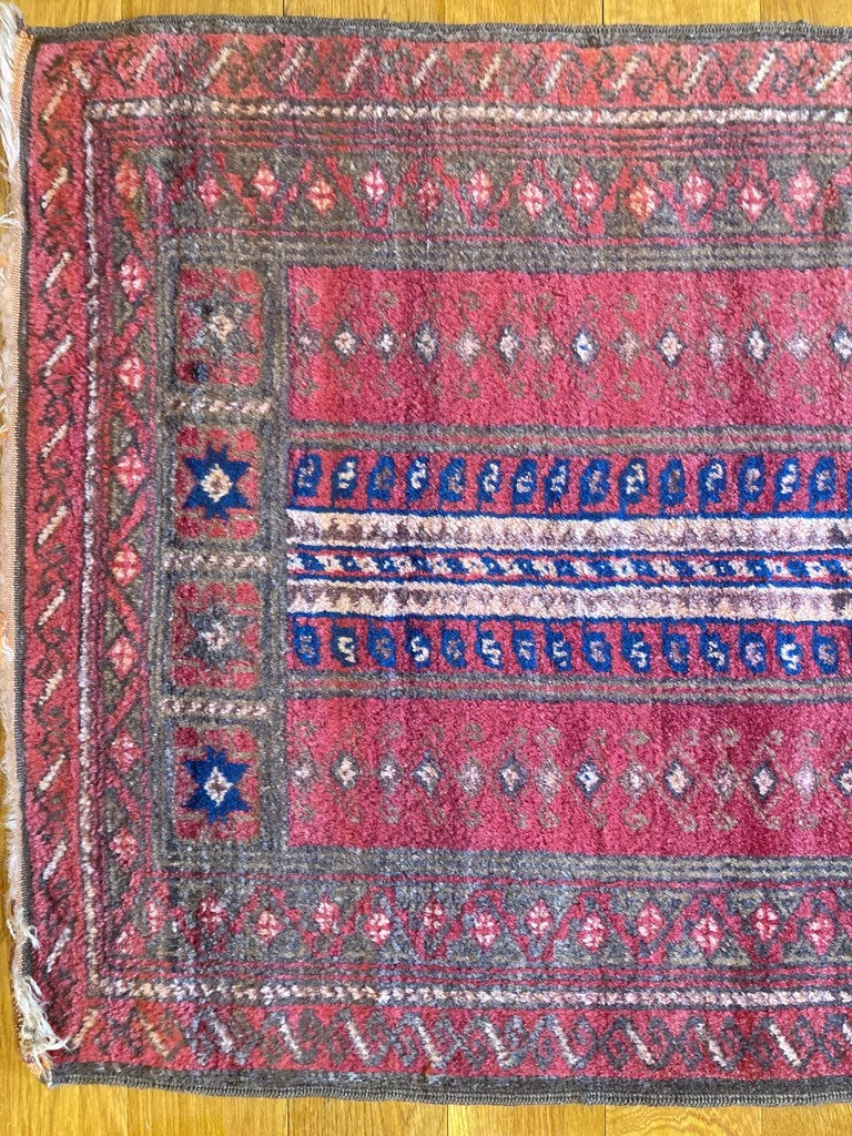 3&#39;10&quot; X 2&#39;5&quot; Baluch Prayer Rug
