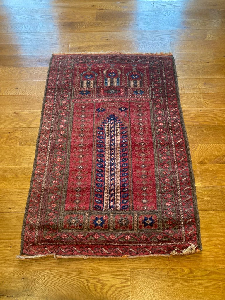3&#39;10&quot; X 2&#39;5&quot; Baluch Prayer Rug