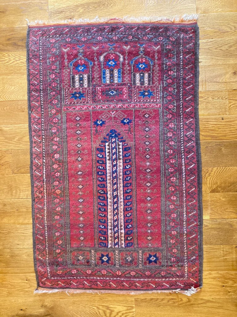 3&#39;10&quot; X 2&#39;5&quot; Baluch Prayer Rug