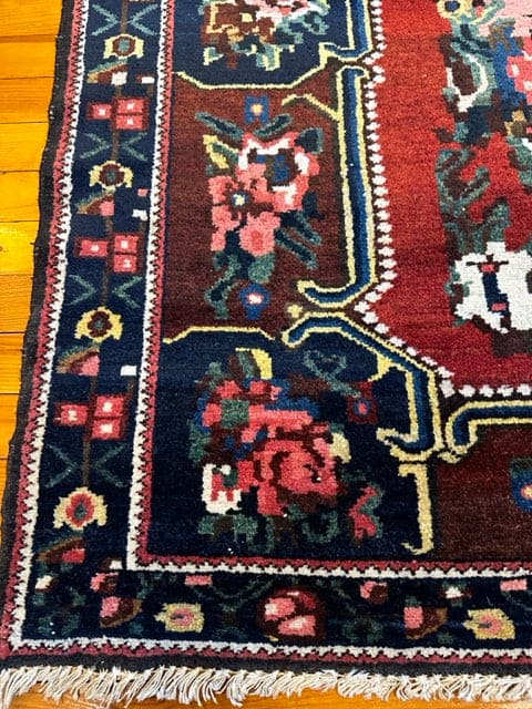 7&#39;2&quot; X 10&#39;1&quot; Fine Bakhtiari Rug