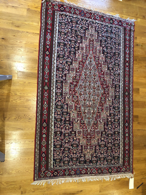 8&#39; X 5&#39; Fine Persian Senneh Kilim