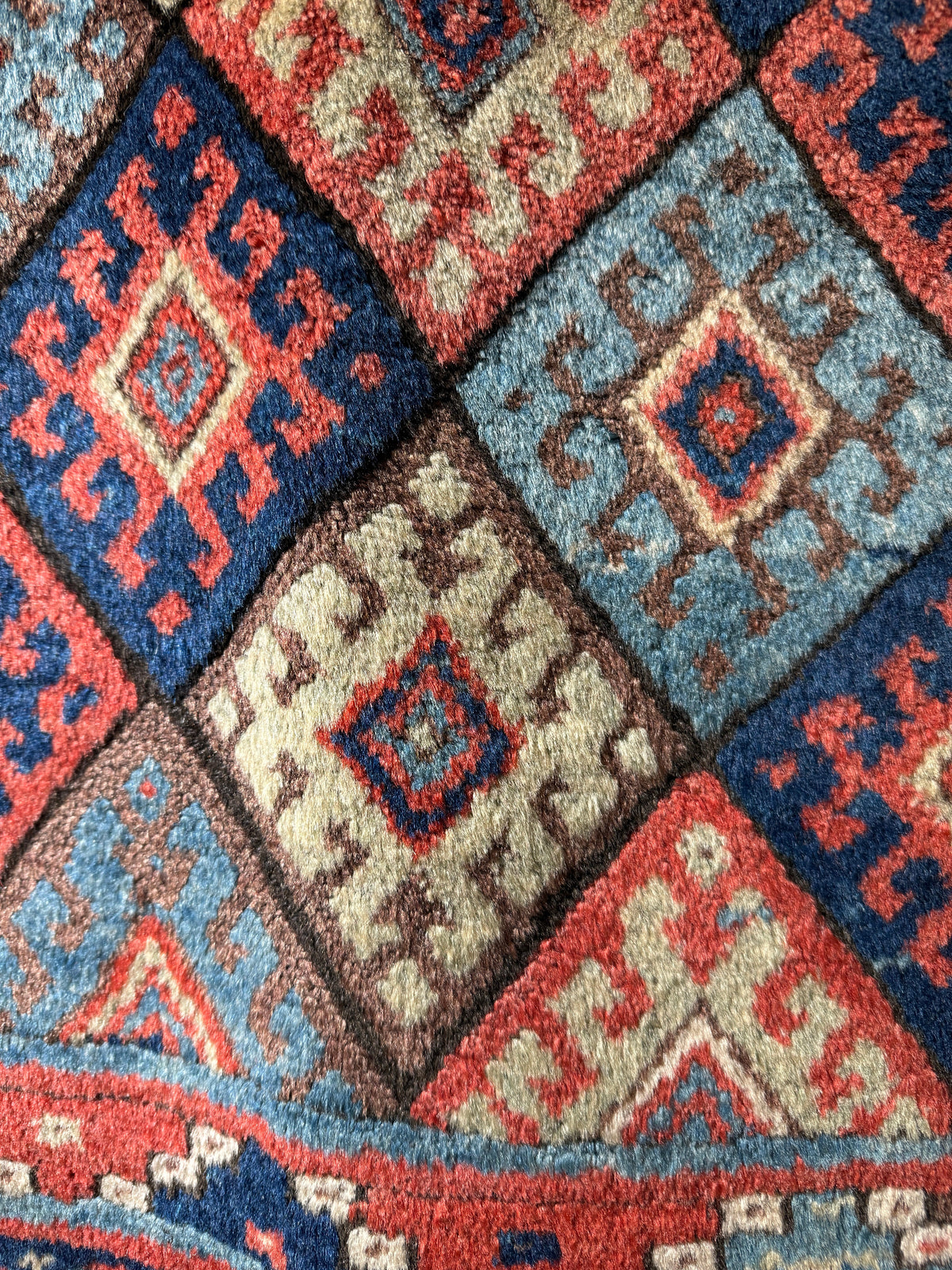 37" X 31" Jaff Kurd Bag Face