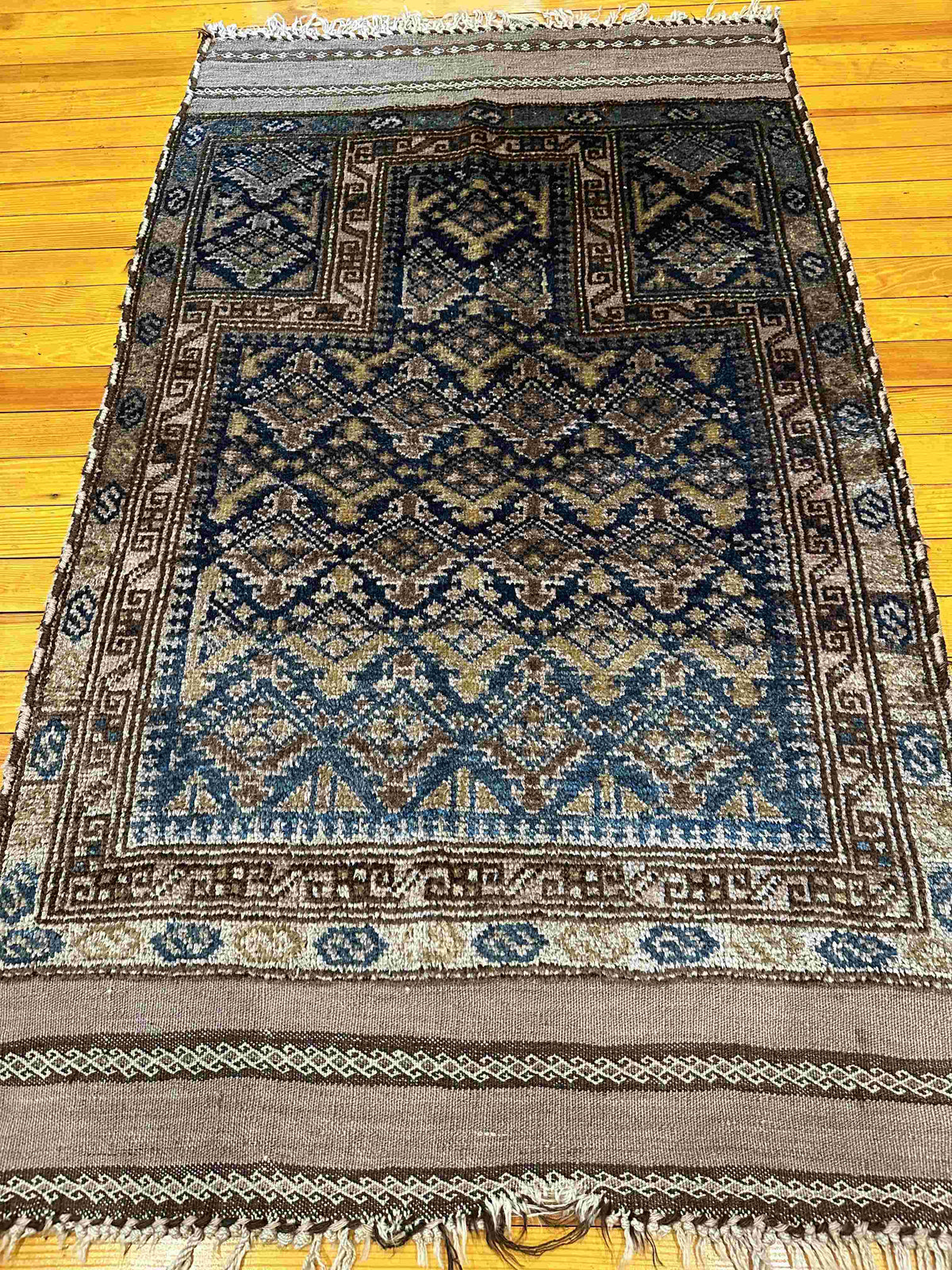 56&quot; X 34&quot; Old Prayer Rug