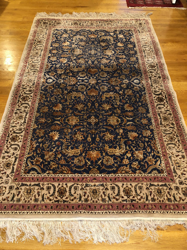 8&#39; X 5&#39; Palmette Rug