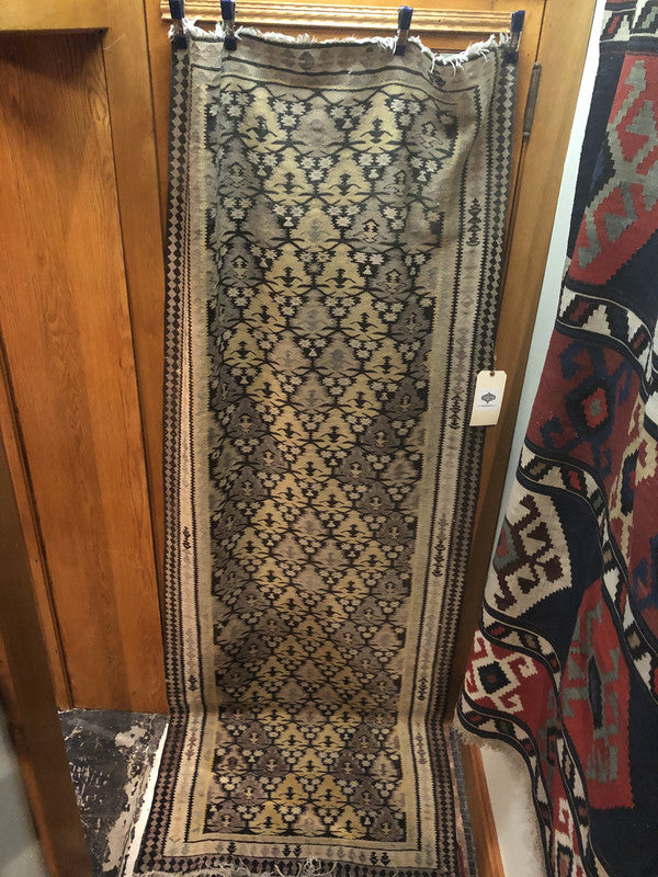 9&#39; X 3&#39;2&quot; Persian Zarand Kilim