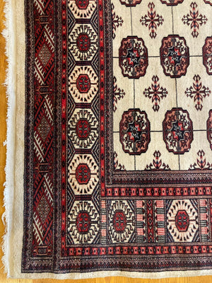 8’6” X 6’ Small White Main Bokhara Carpet