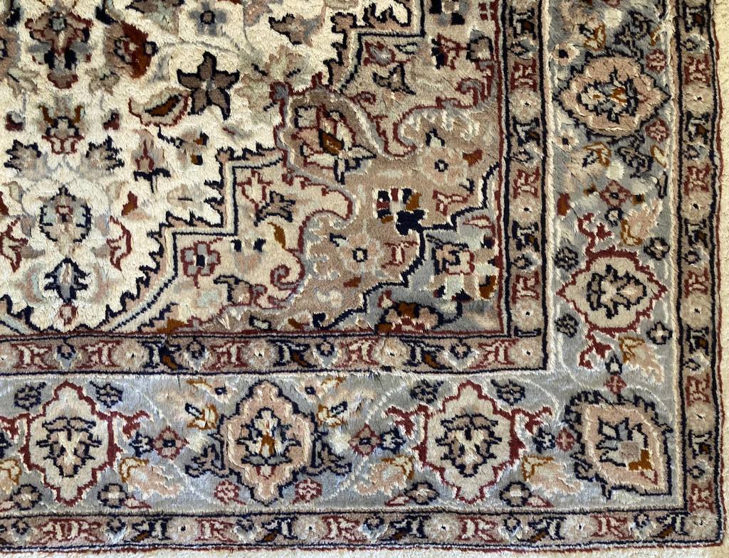 6&#39;3&quot; X 4&#39;1&quot; Vintage Persian Rug