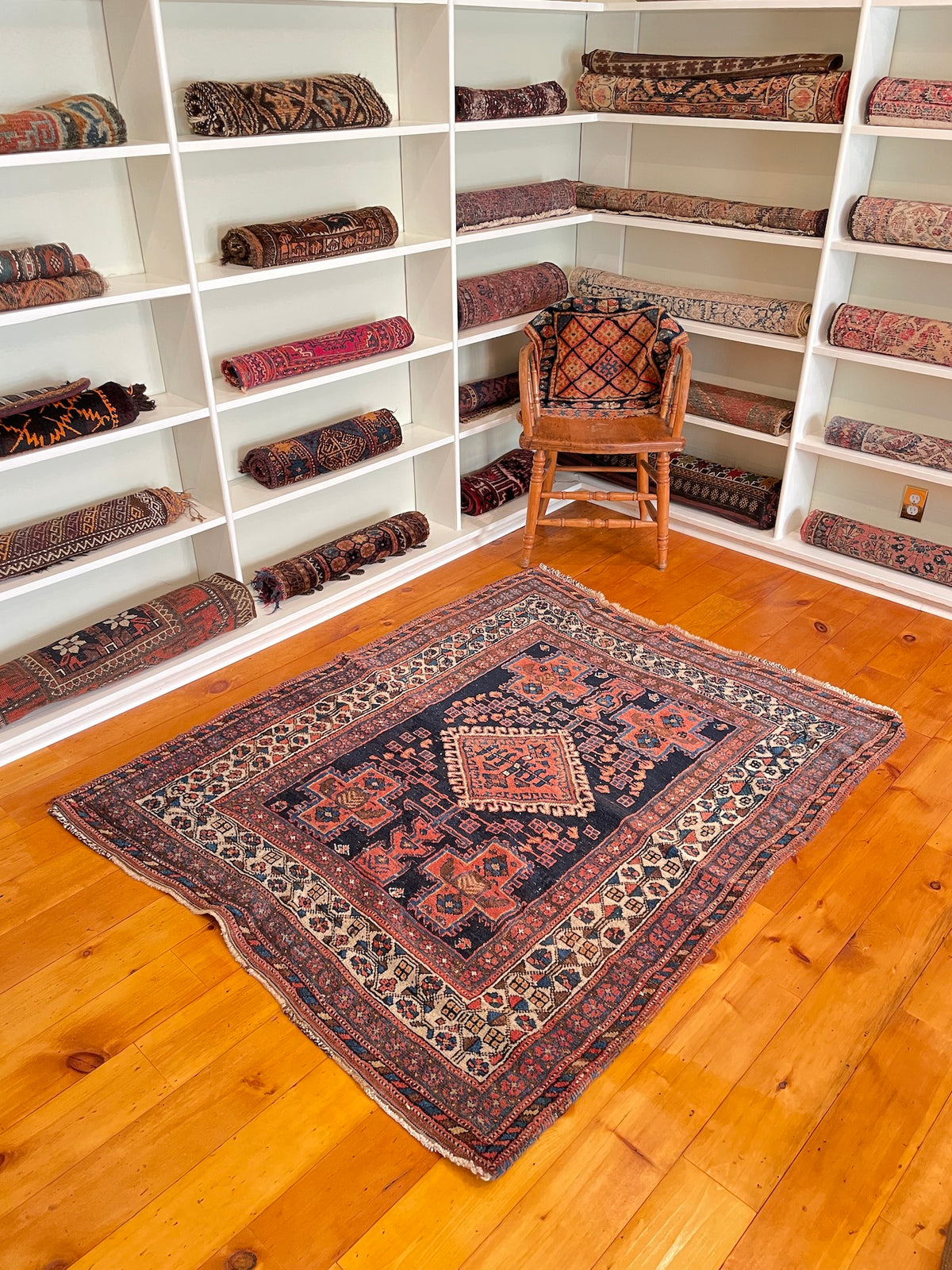 4&#39;5&quot; X 5&#39;5&quot; Antique Afshar Vase Rug